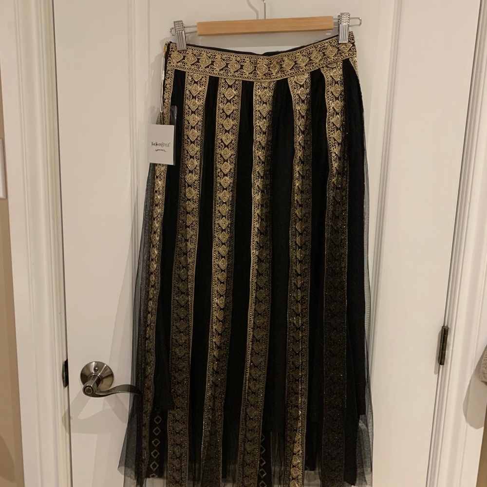 New skirt with tags